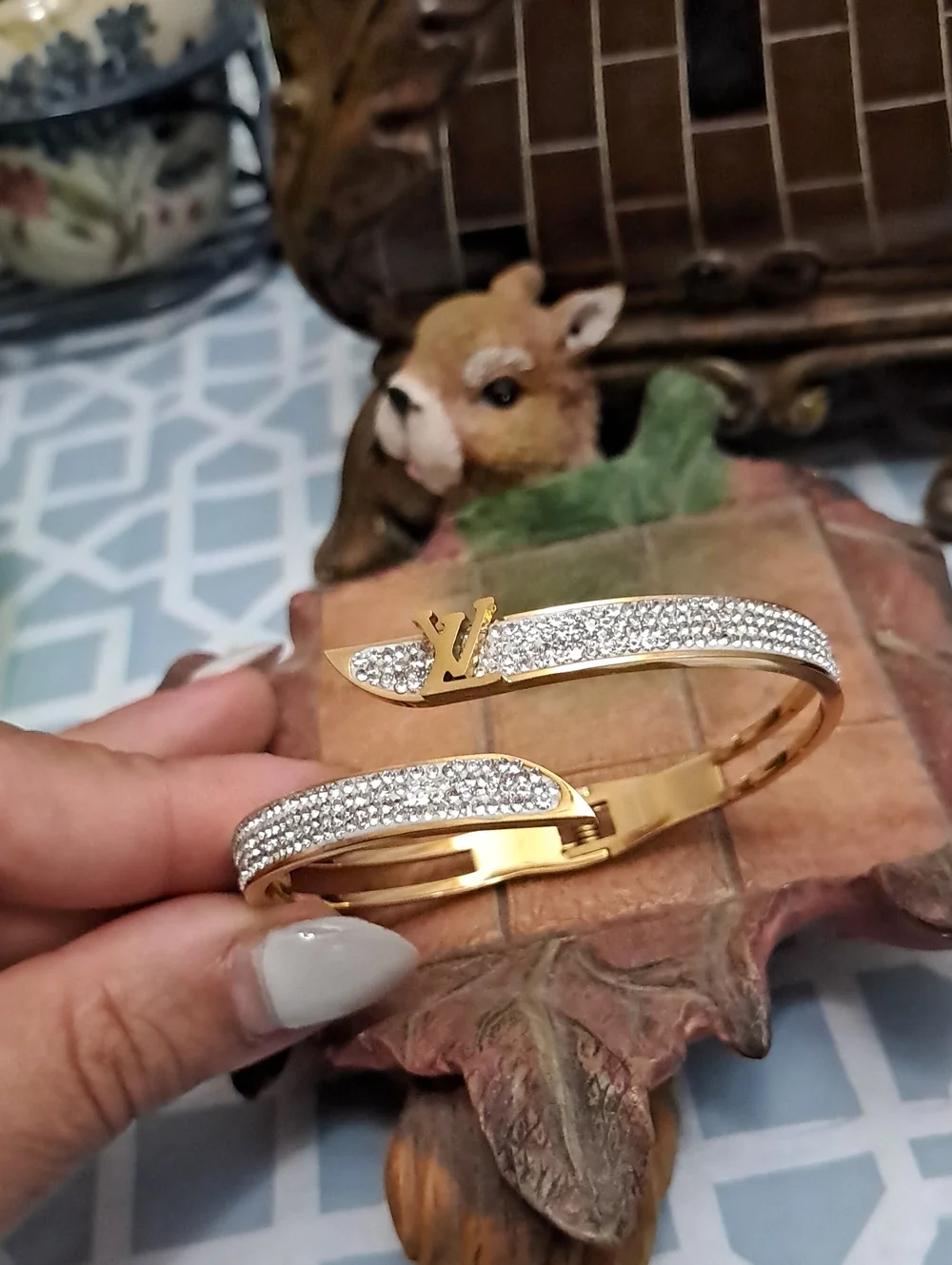 Fashion Jewelry Gold Crystal Pavé Hinged Bangle Bracelet with Clear Stones